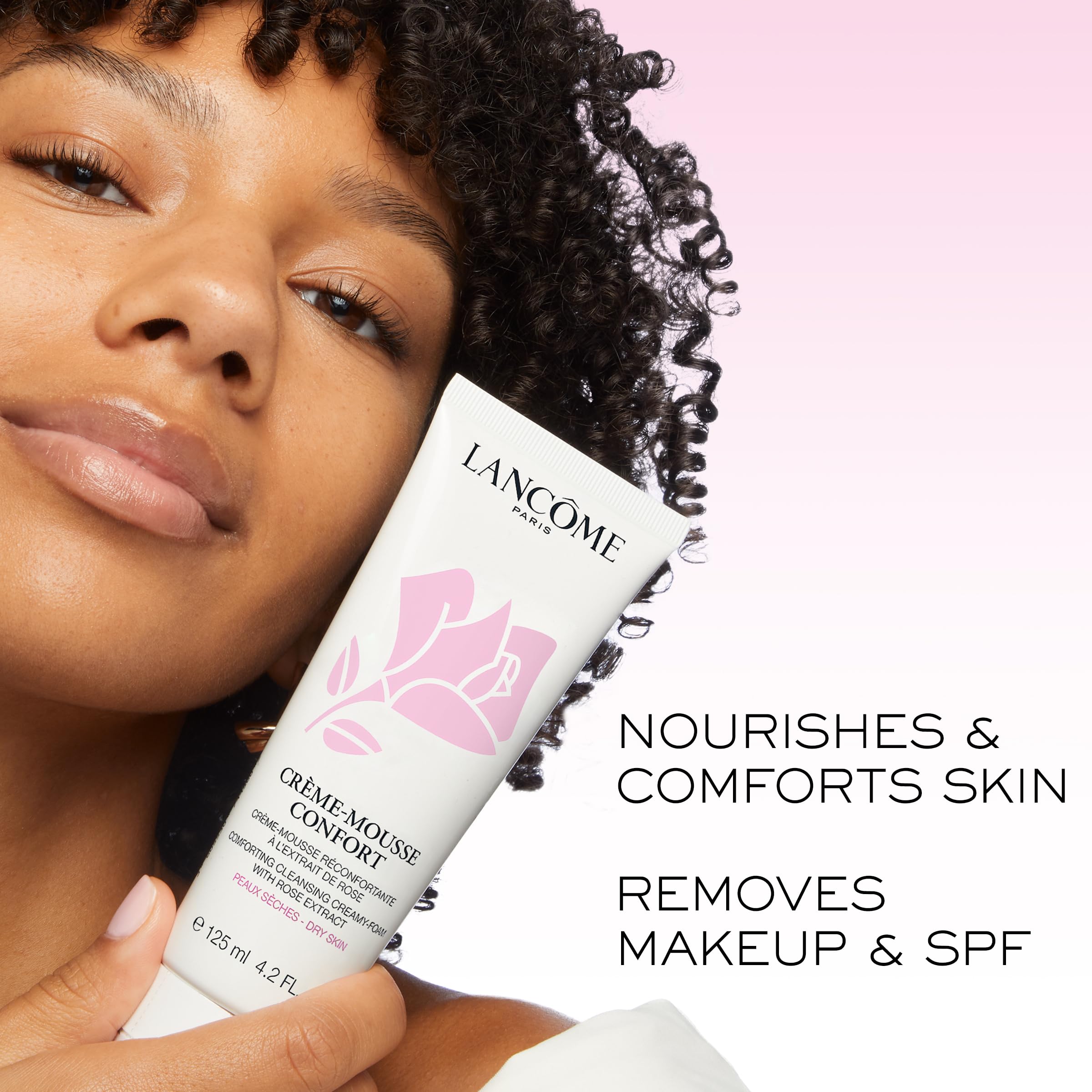 Lancôme Crème Mousse Confort: huile de rose musquée pour nourrir la peau.
