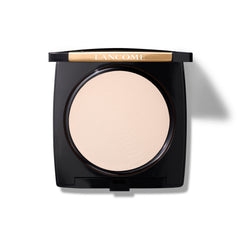 Lancôme Dual Finish poudre fond de teint, fini naturel et uniforme.