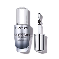 Lancôme Génifique Perle Lumière, applicateur refroidi, apaise et dégonfle le contour des yeux.