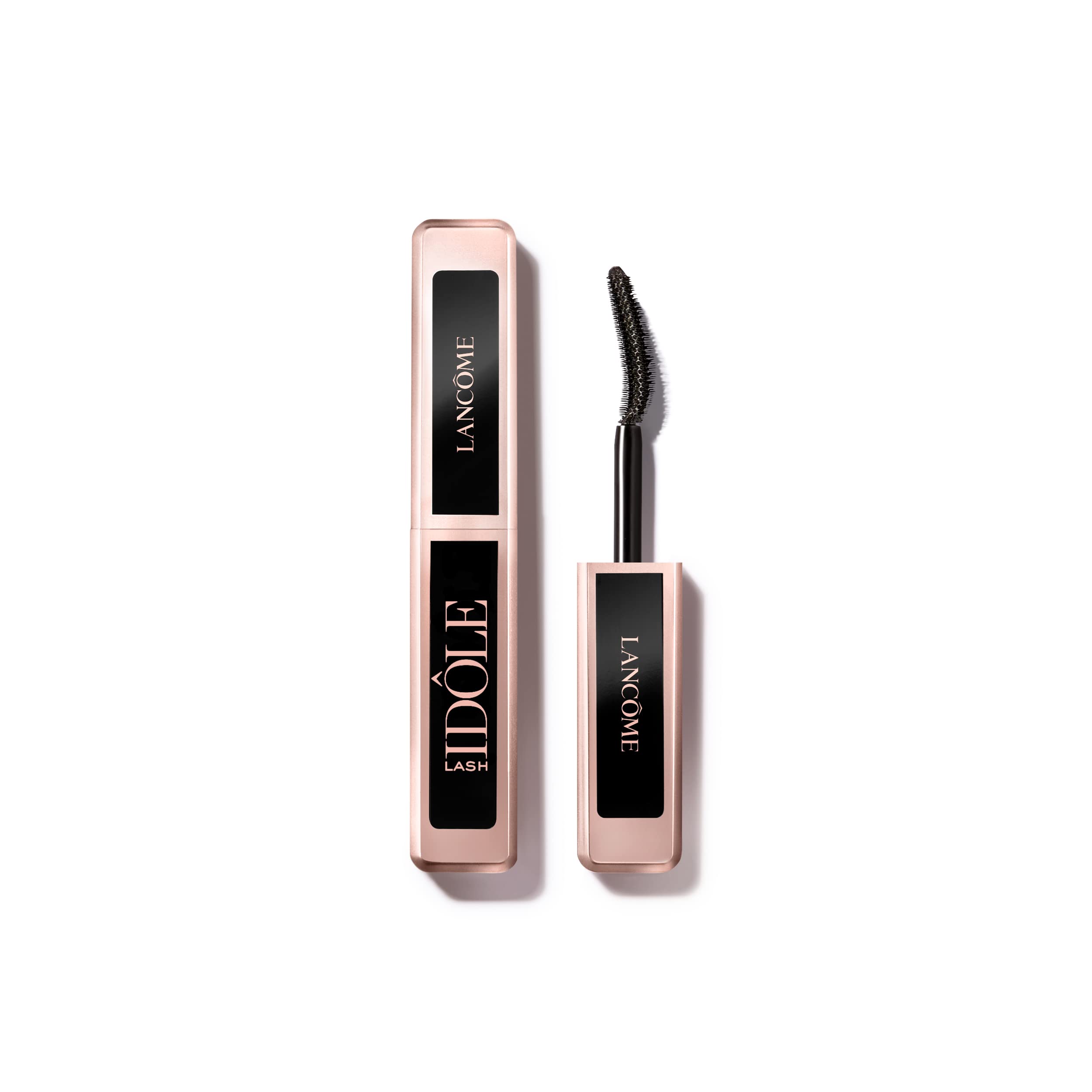 Lancôme Lash Idôle avec brosse 360 micro-poils pour un regard ouvert.