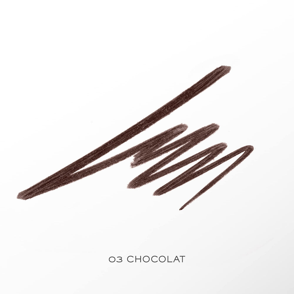 Lancôme Le Stylo Eyeliner 03 Chocolat – pigment intense pour un regard profond et charbonneux.