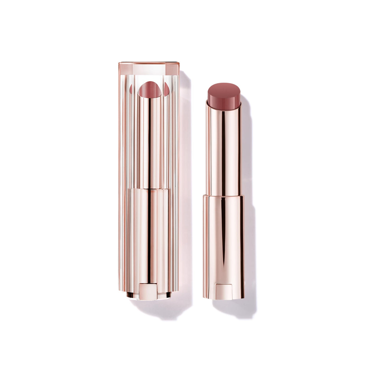 Lancôme Lip Idôle Squalane-12 Butterglow s'applique en douceur sur les lèvres.