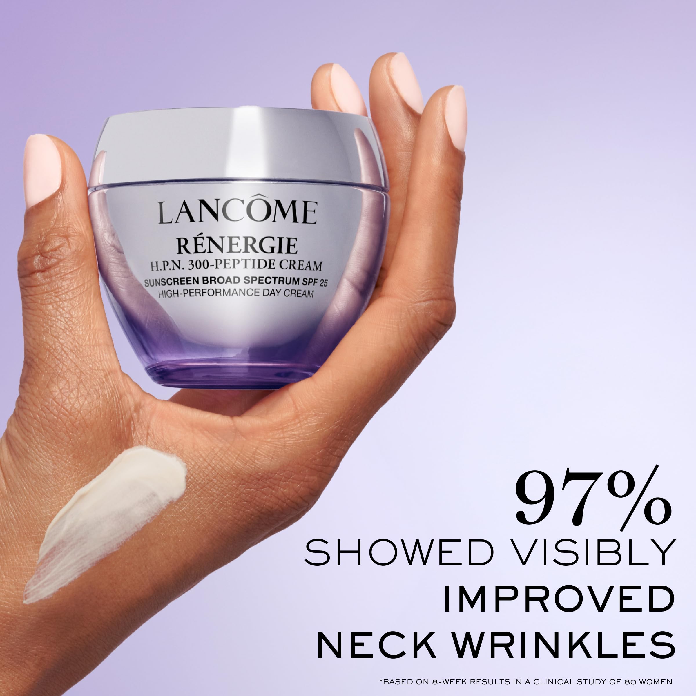 Application quotidienne avec Lancôme Rénergie HP.N pour une routine simple.