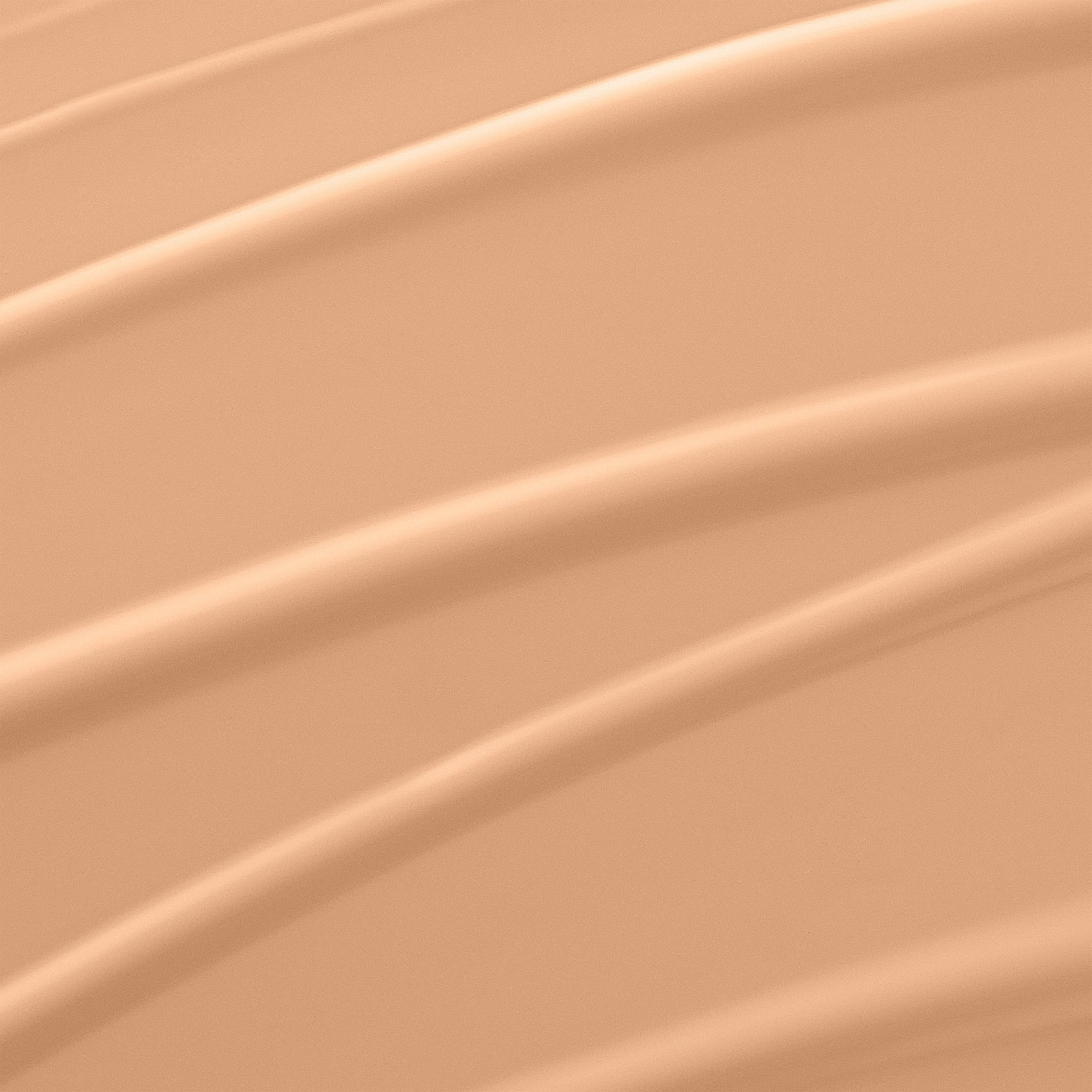 Lancôme Renergie Lift: texture légère qui glisse pour un fini naturel.
