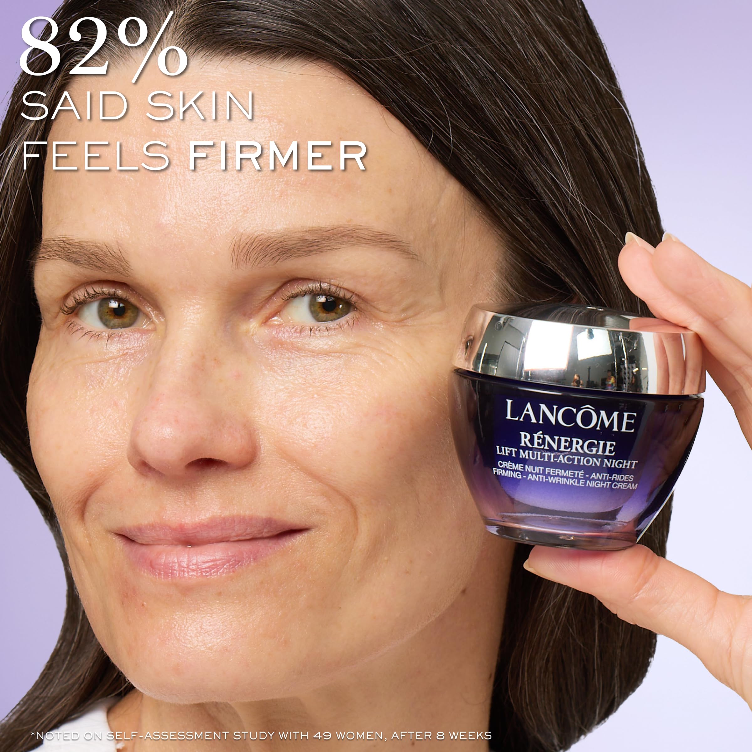 Texture onctueuse de la crème Ranergie Lift Multi-Action enveloppant la peau.
