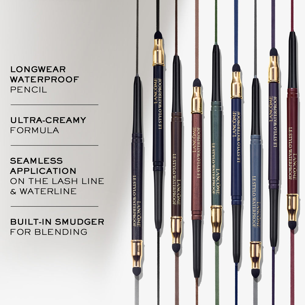 Texture crèmeuse du Stylo Yeux Bronze Rich qui glisse facilement sur la peau.