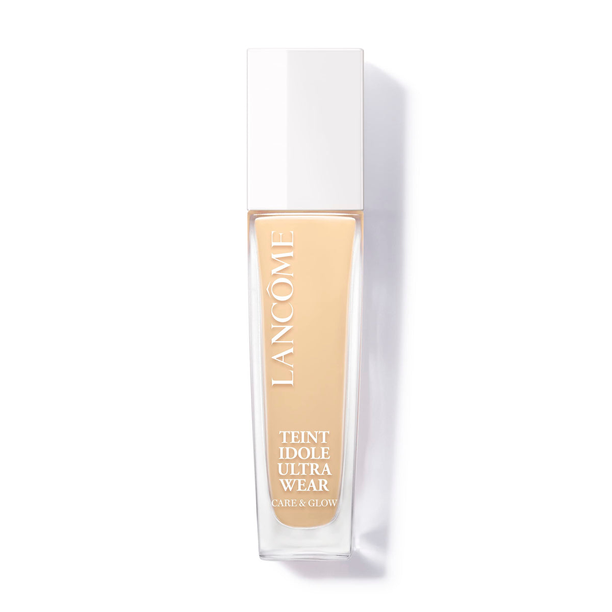 Lancôme Teint Idole Care et Éclat — bouteille élégante et application fluide.