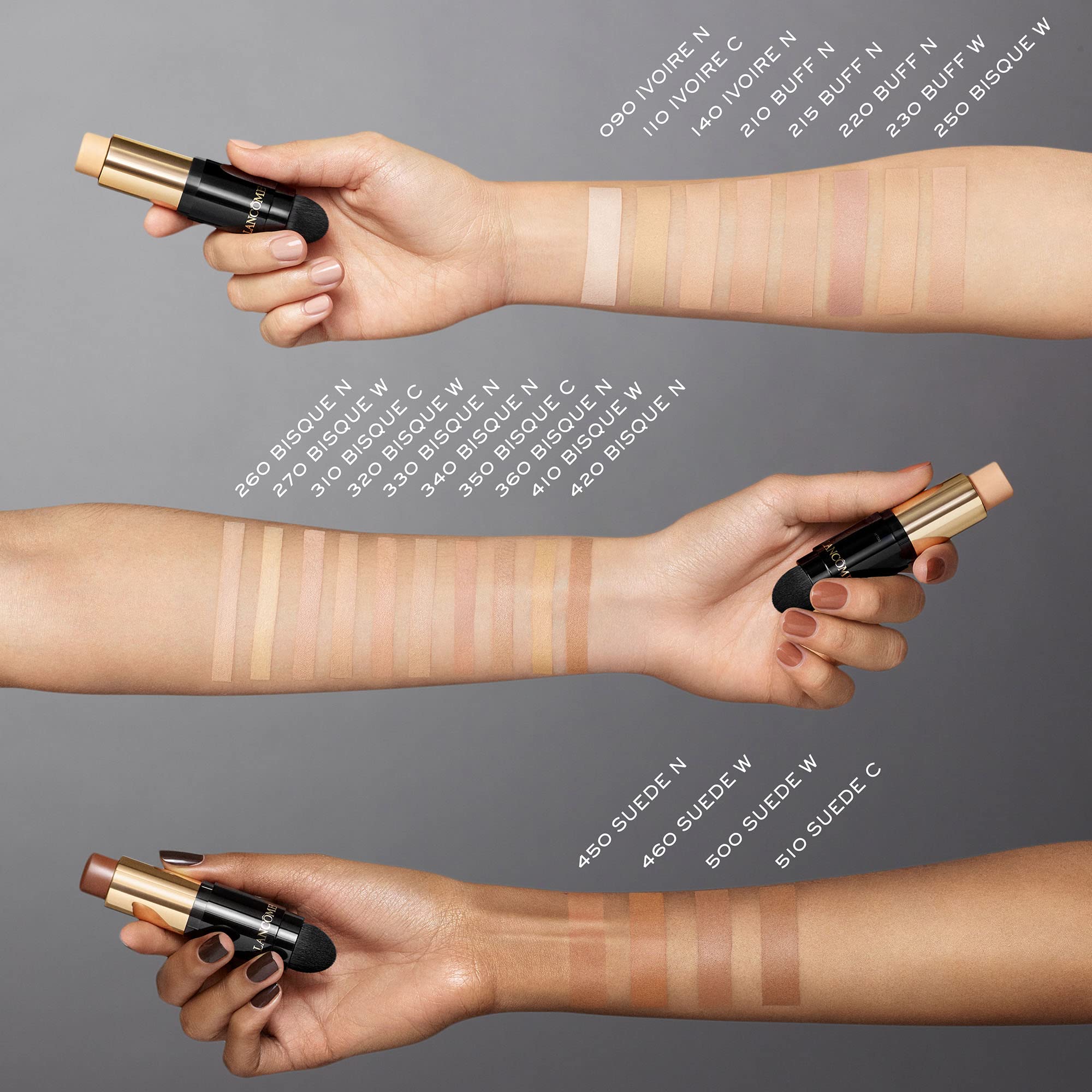 Lancôme Teint Idôle Stick retient la brillance et uniformise le teint.