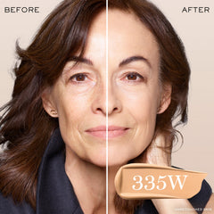 Applicateur et maquillage Lancôme Teint Idole Ultra Wear en action