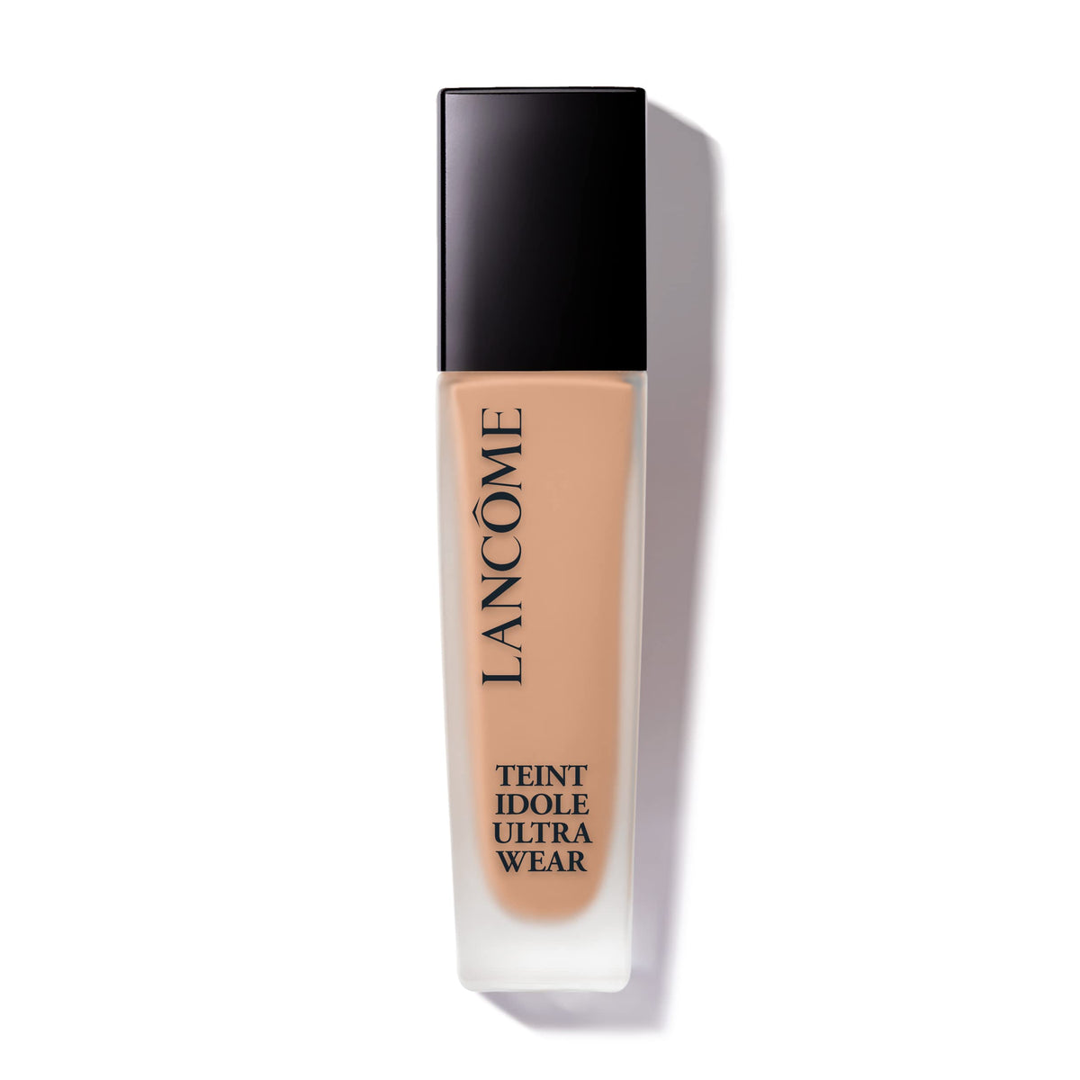 Lancôme Teint Idole Ultra Wear: flacon et fini mat pour une allure naturelle.