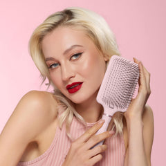 Brosse démêlante L'ANGE HAIR pour cheveux humides ou secs, usage polyvalent.