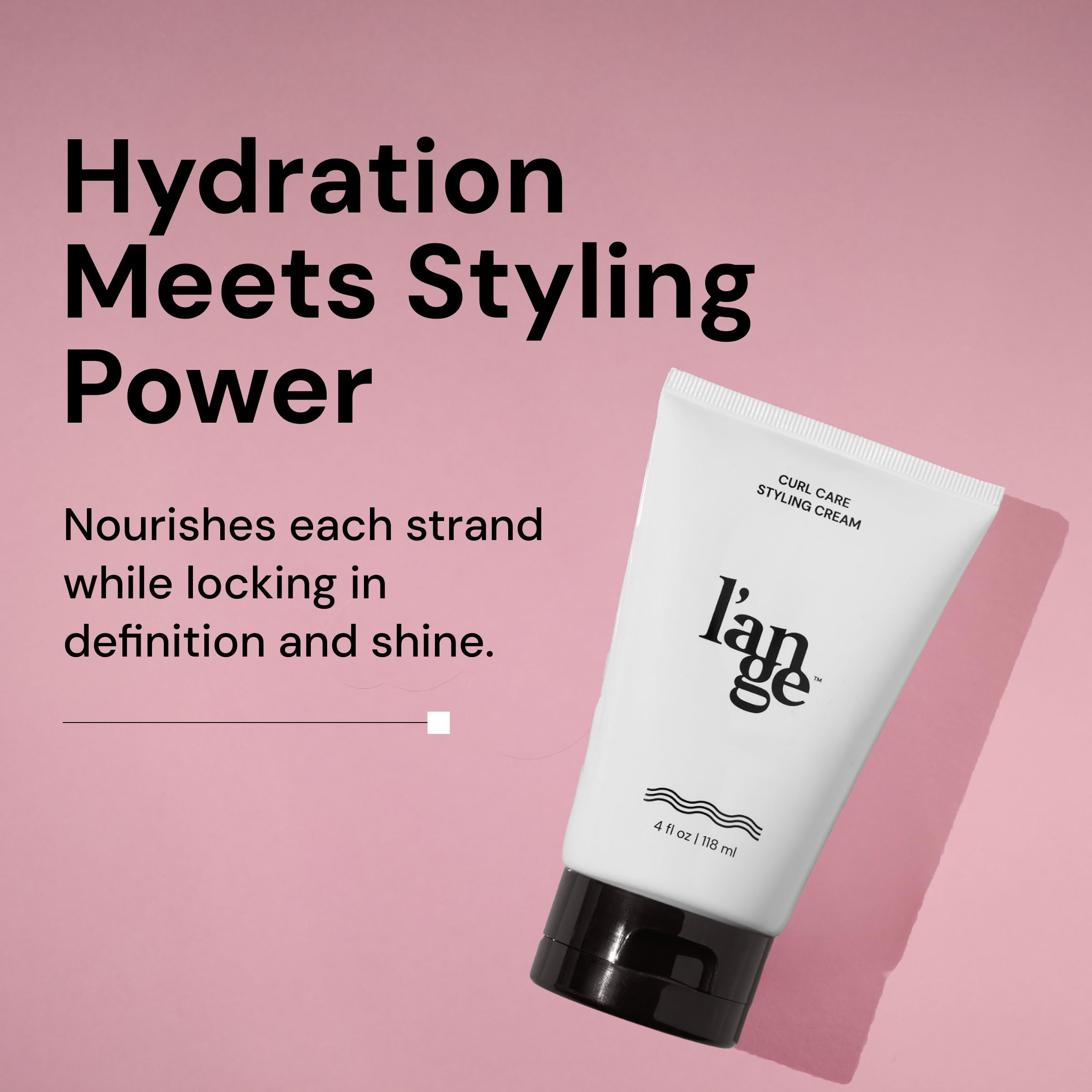 Crème coiffante L'ANGE Hair, texture veloutée et réduction des frisottis pour cheveux bouclés.