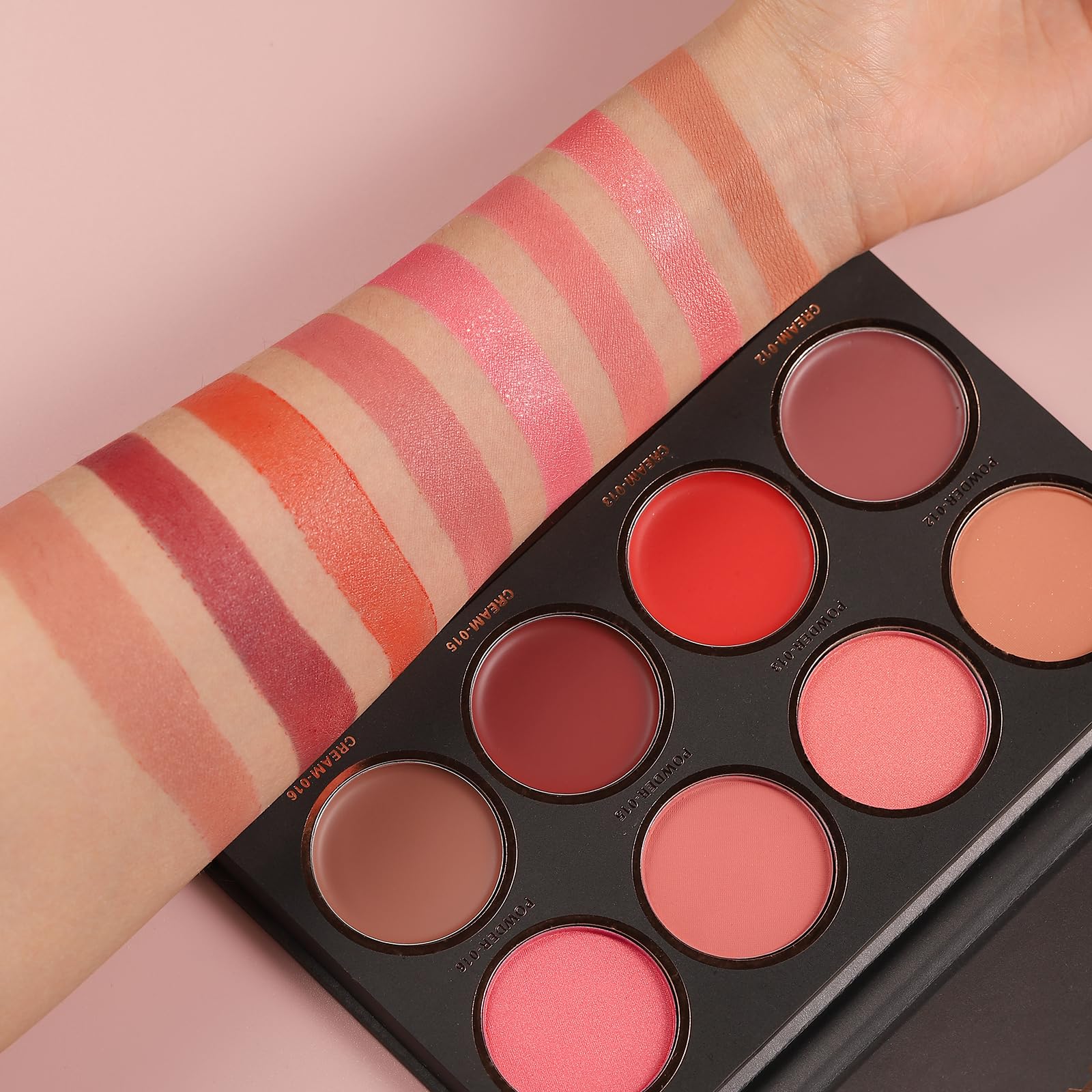 LANGMANNI palette-contour-et-highlight: définition subtile et dimension sur le visage.