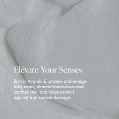Application avec brosse de rasage sur LATHER Almond Shave Crème