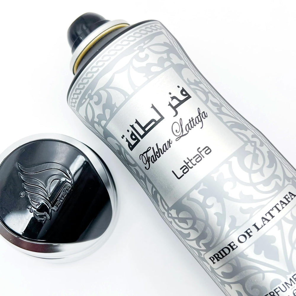 Lattafa Fakhar – Design de flacon audacieux pour votre look sportif.