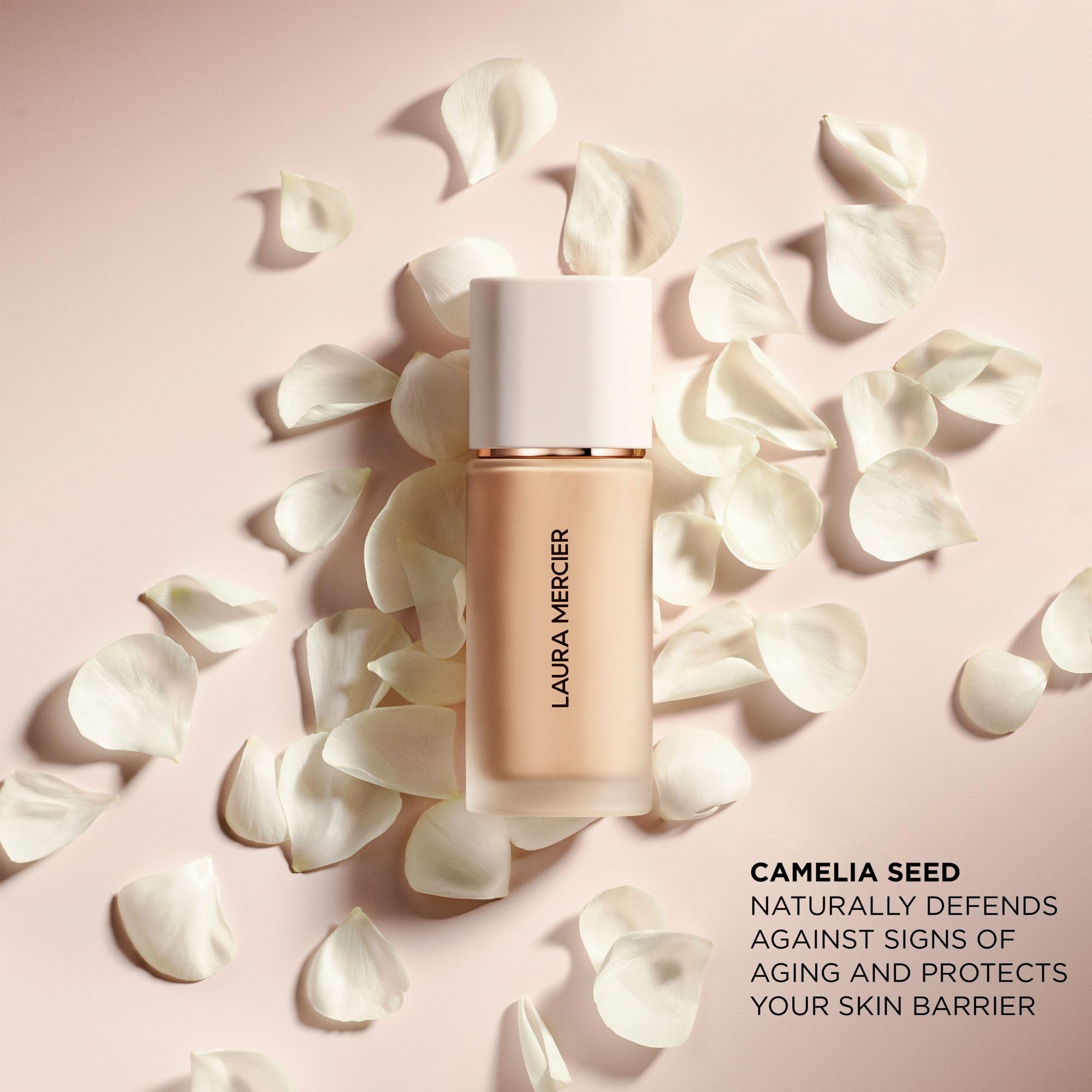 Laura Mercier Real Flawless, teinte Cashew, parfaite pour un teint moyen chaud.