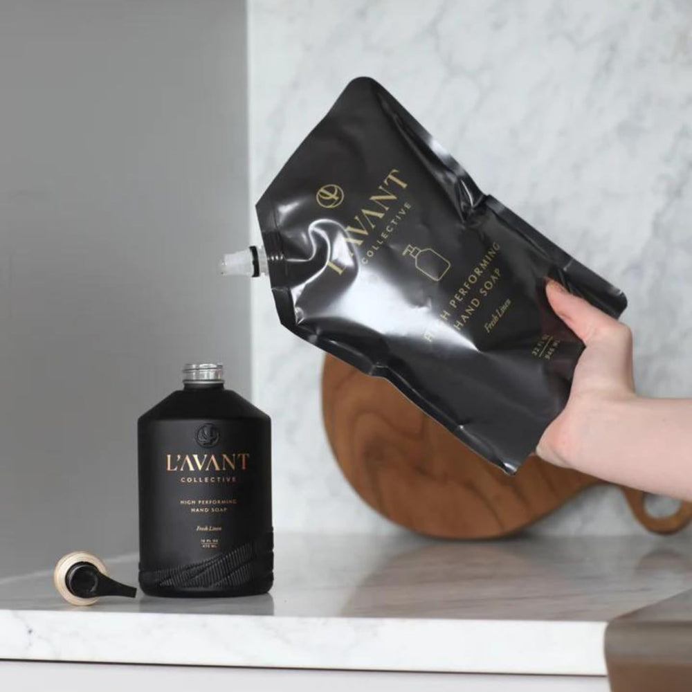 Mousse douce L'AVANT Collective pour des mains propres et parfumées.