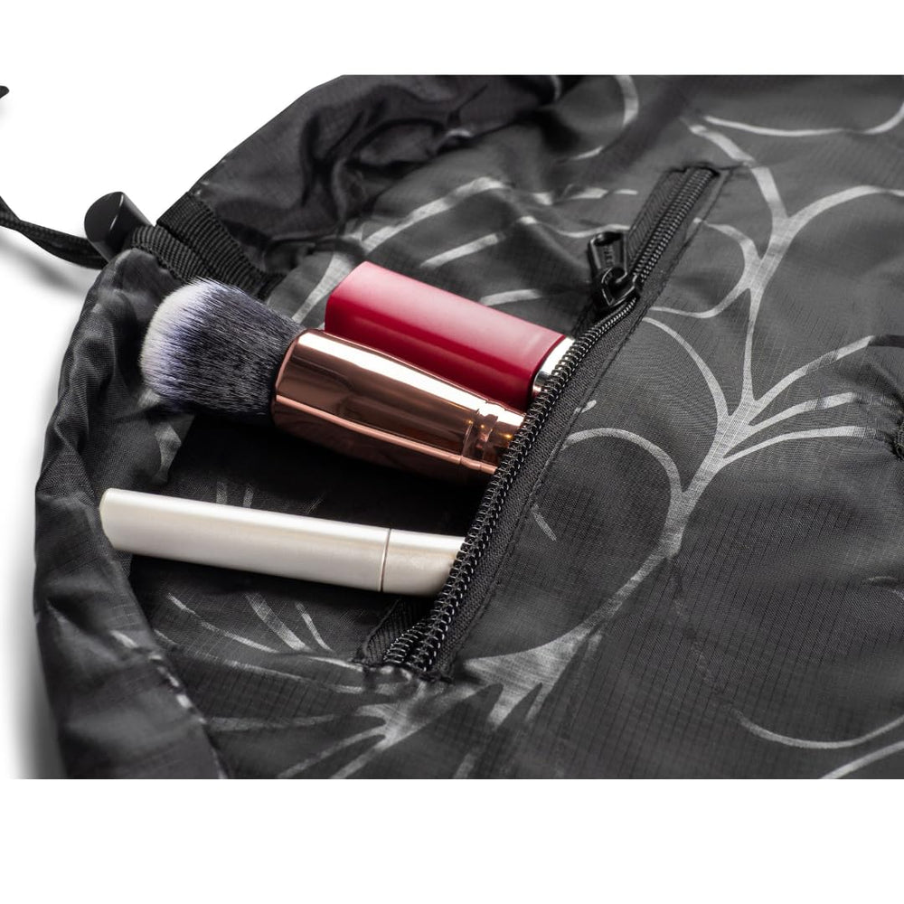 Lay-n-Go Cosmo nettoyage rapide grâce au design plat et simple à vider.