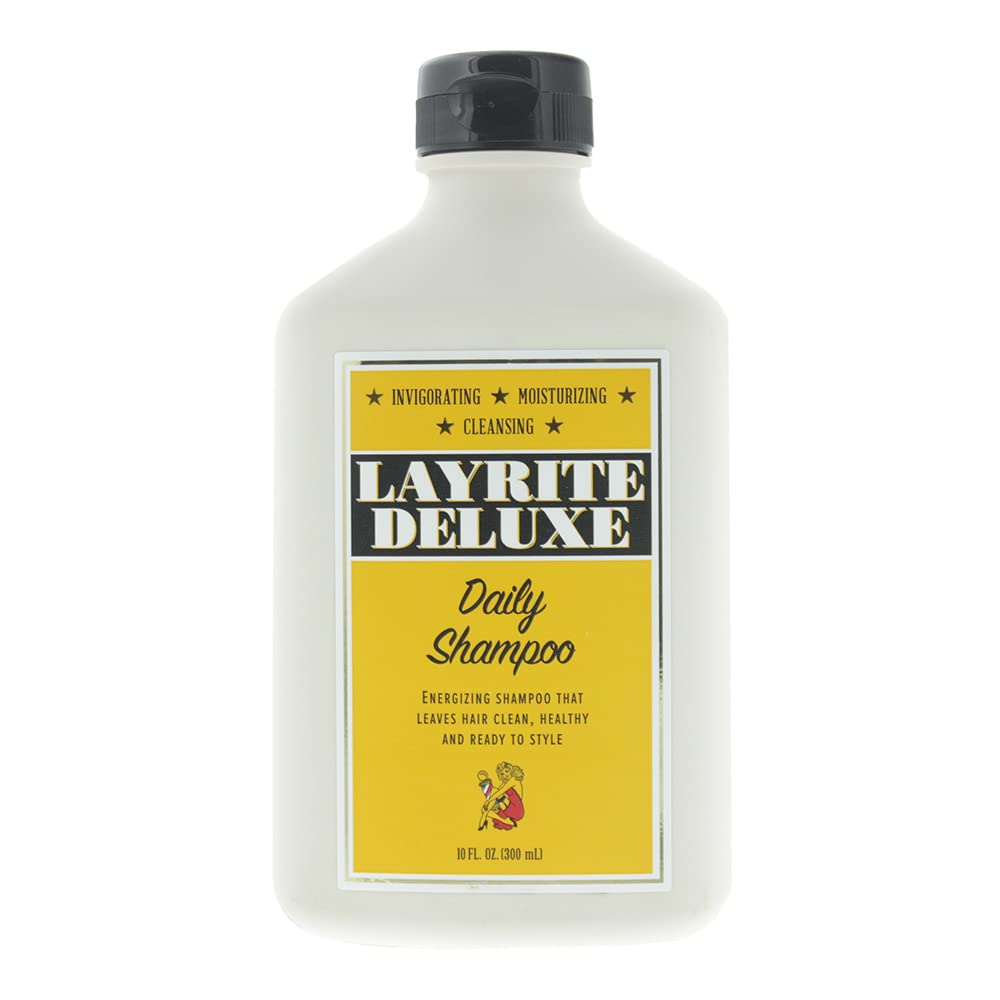 Layrite Daily Shampoo, bouteille visible, nettoyage en douceur et cheveux prêts au coiffage.