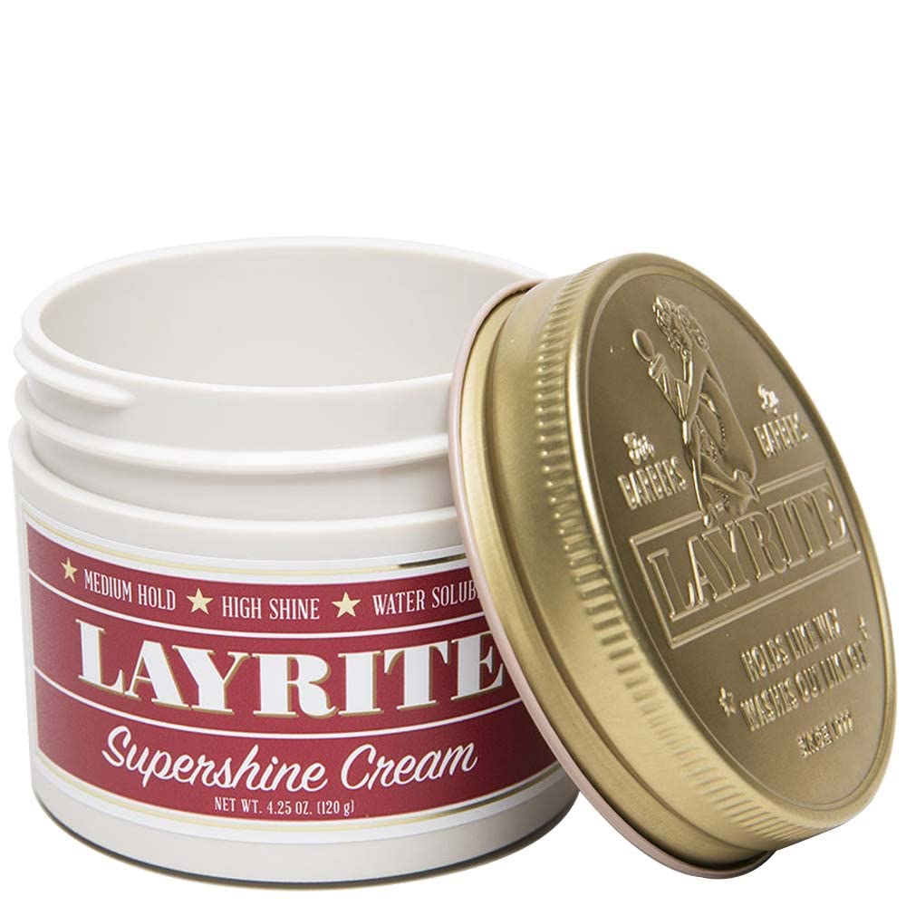 Layrite Supershine Cream sur les mains prête à application pour rendu brillant.