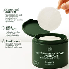 Le Gushe Heartleaf Toner Pads : texture douce du tampon exfoliant.
