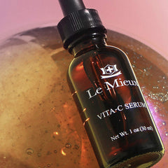 Texture hydratante à base hyaluronique pour peau douce avec Le Mieux Vita-C Serum.