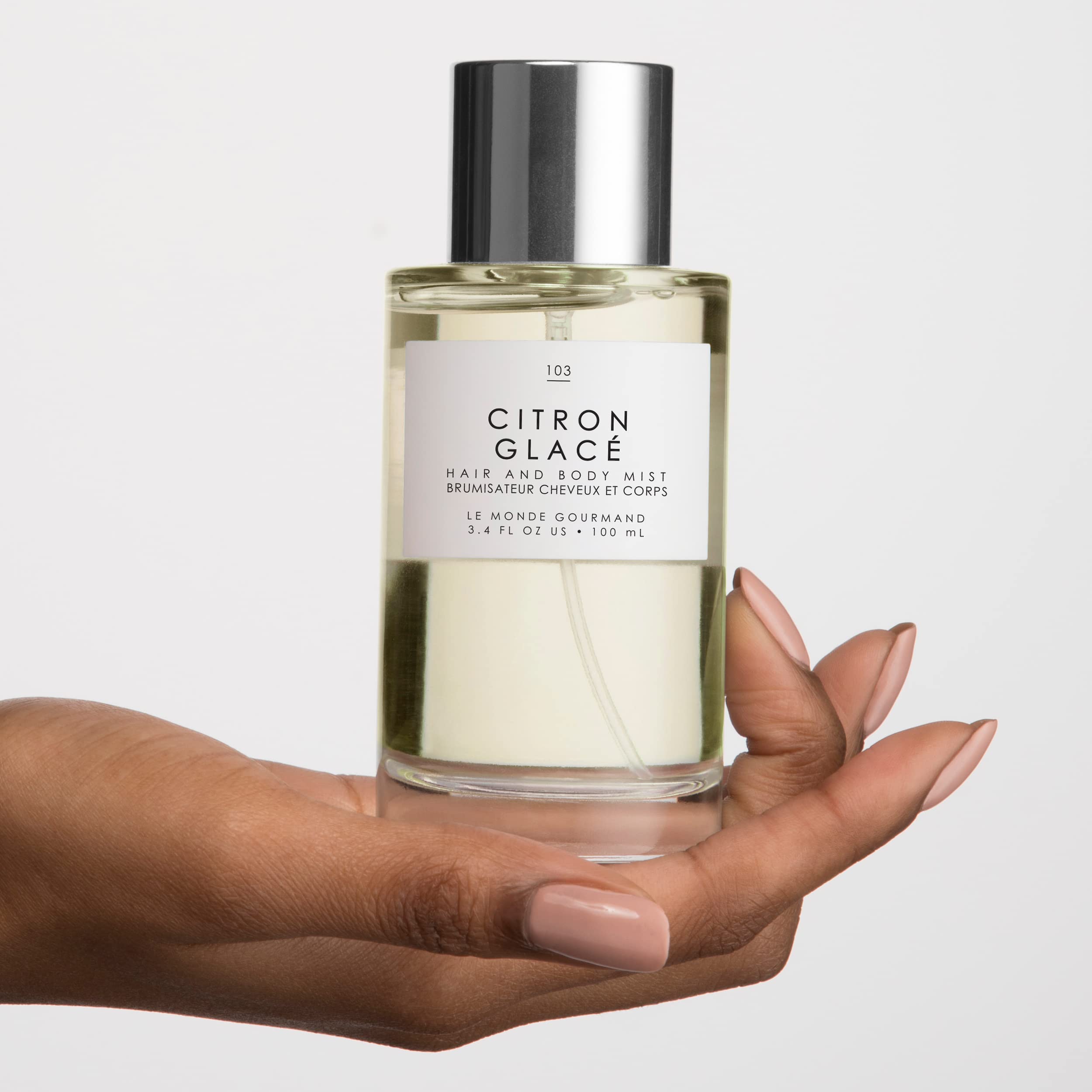 Le Monde Gourmand Citron Glacé: application peau, brume douce qui enveloppe le corps.