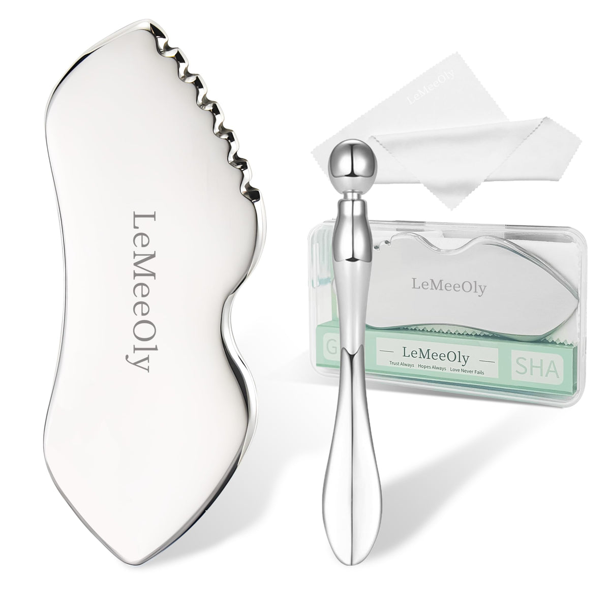 LeMeeOly gua sha en acier inoxydable sur le visage et le cou pour un contour ciblé.
