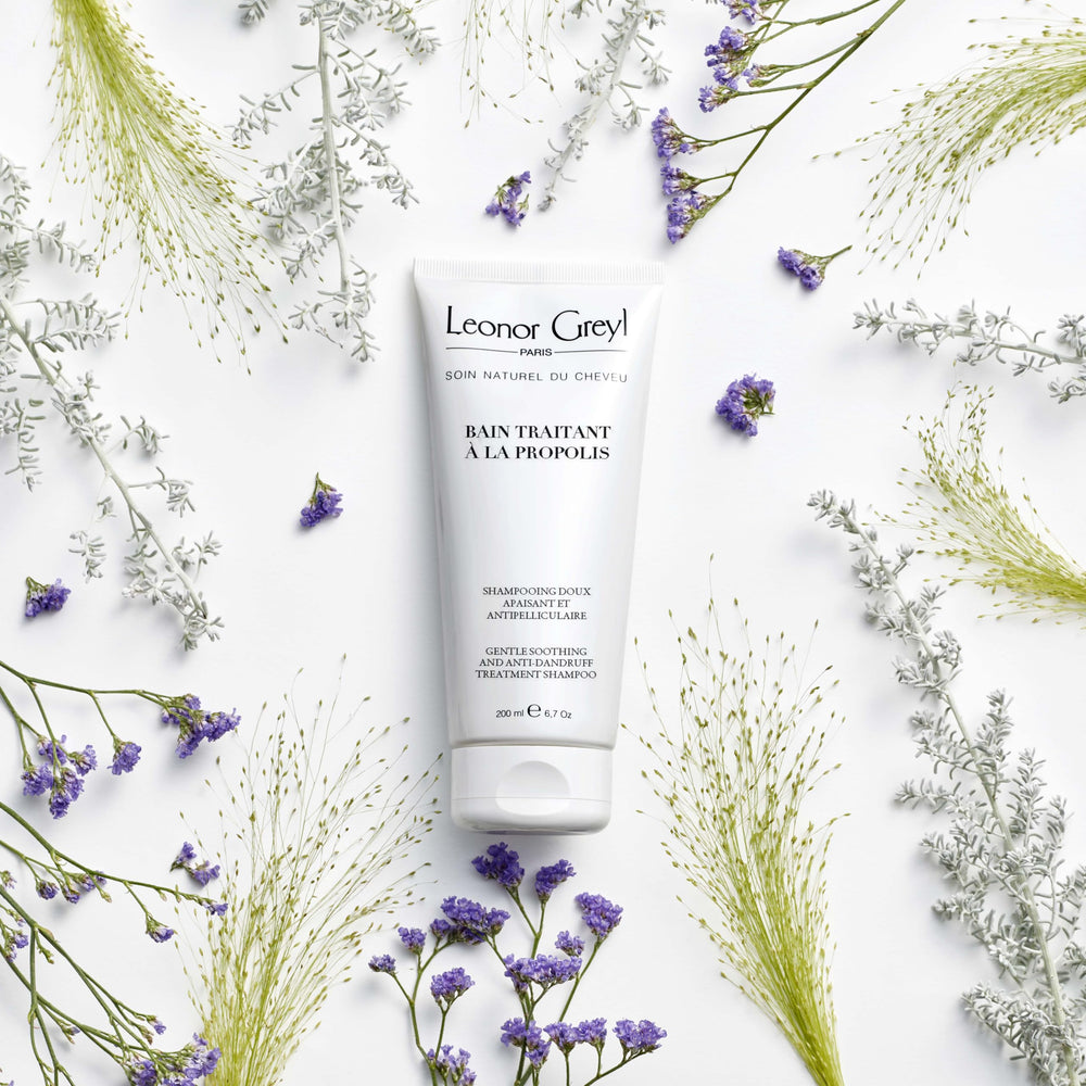 Bain Traitant Leonor Greyl avec propolis et camomille pour cheveux sains.