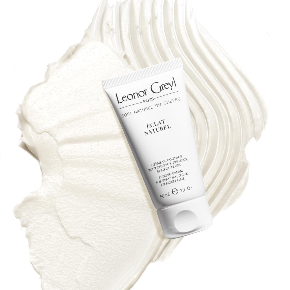 Avant/après démontrant l’efficacité d’Éclat Naturel sur cheveux.