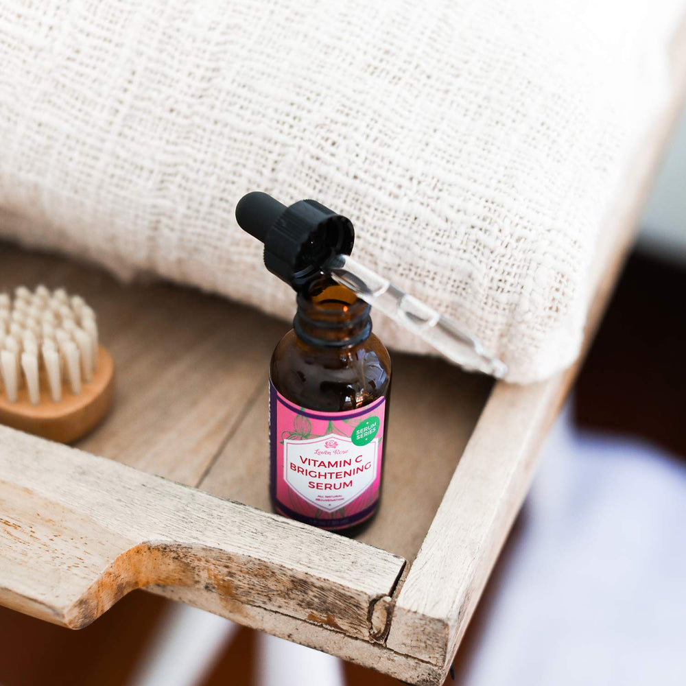 Étiquette et emballage du sérum Leven Rose vitamine C.