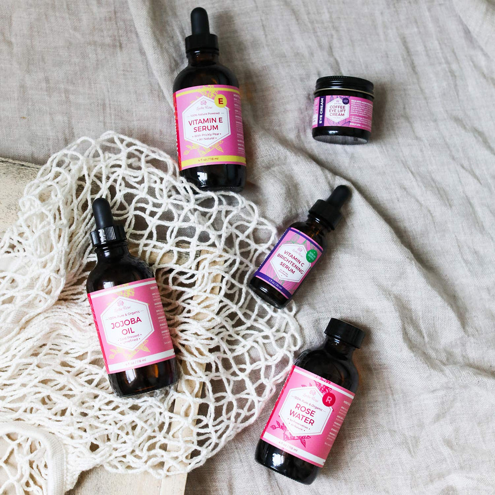 Ingrédients fruits du sérum vitamine C Leven Rose et leur mélange nourrissant.