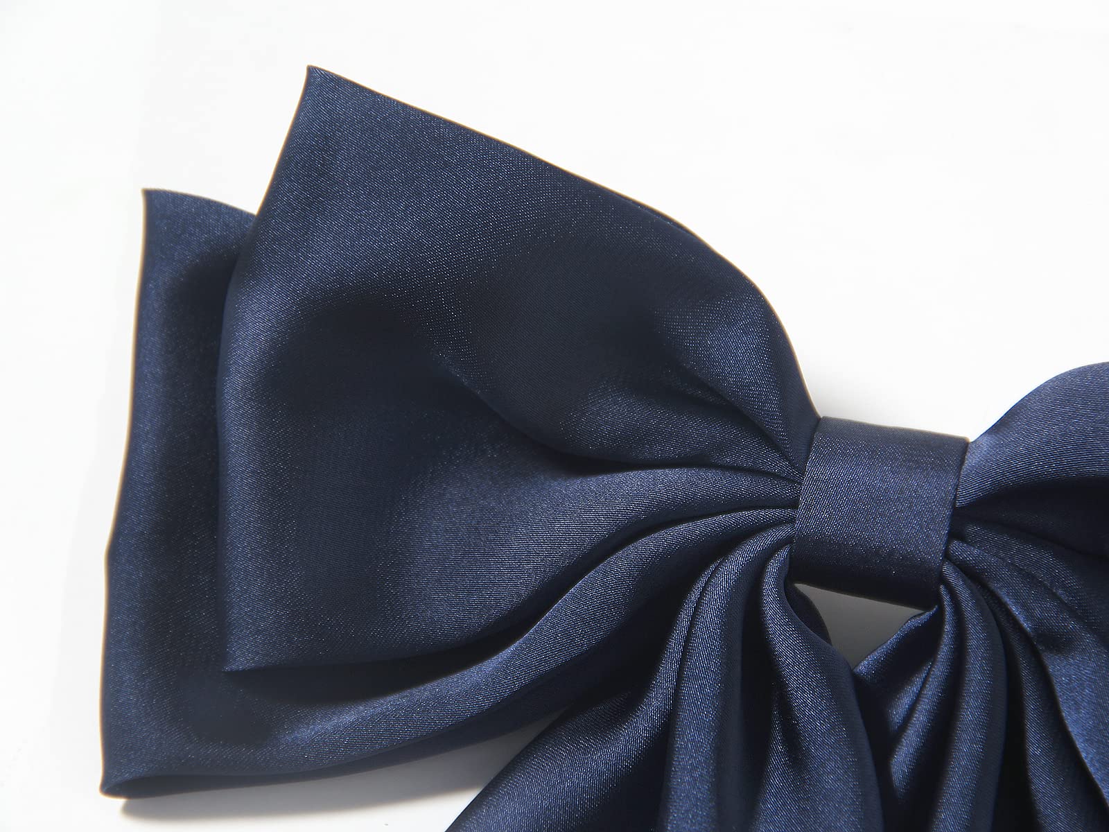 Barrette LFOUVRE noeud satin bleu marine, pratique pour petites et grandes coiffures.