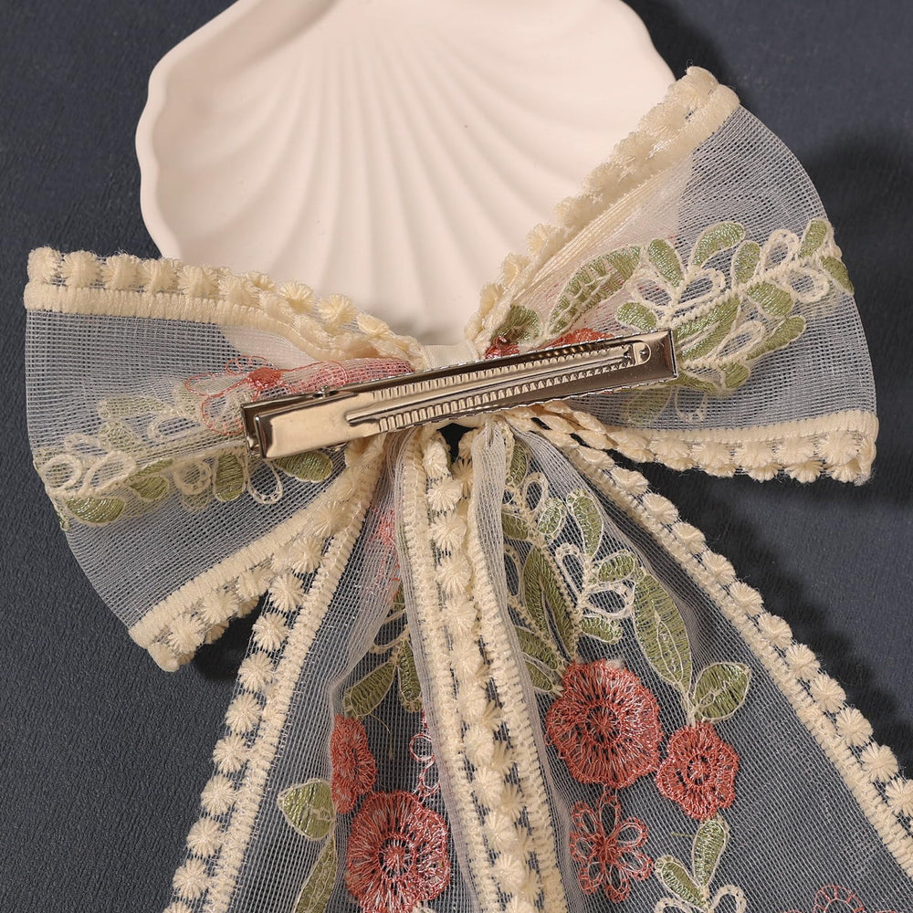 LFOUVRE Clip cheveux dentelle beige fleurs, maintien discret toute la journée.