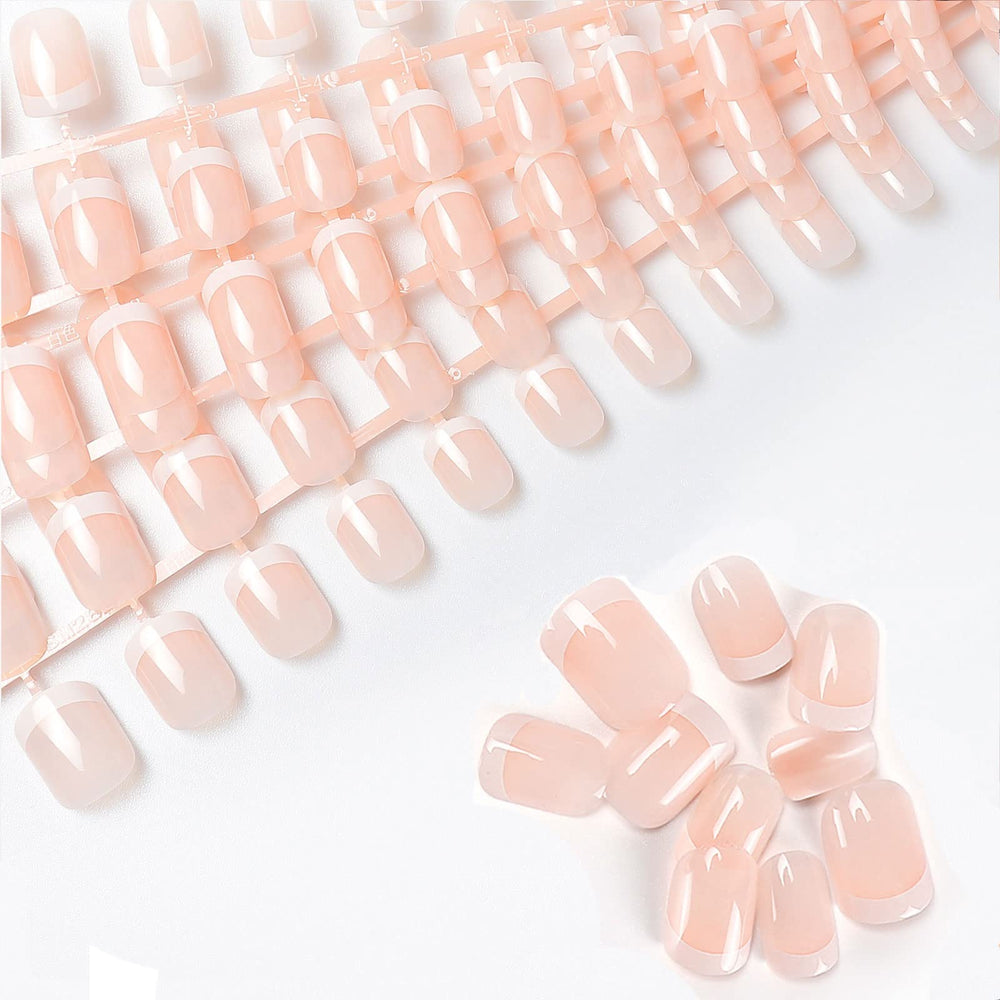 Ongles LIARTY prêts à poser dans un étui pratique, gain de temps immédiat.