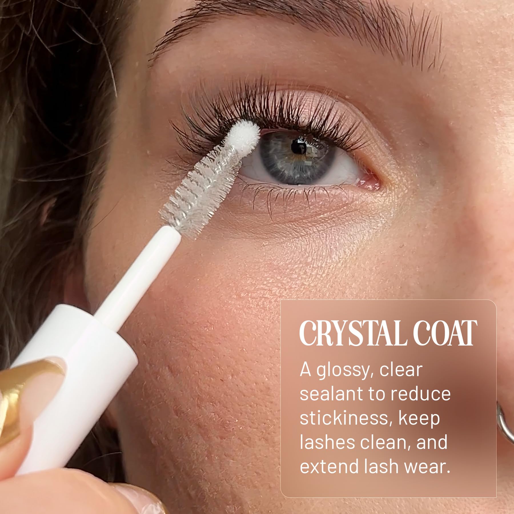 Applicateur intérieur du Crystal Coat, prêt pour l’application des cils.