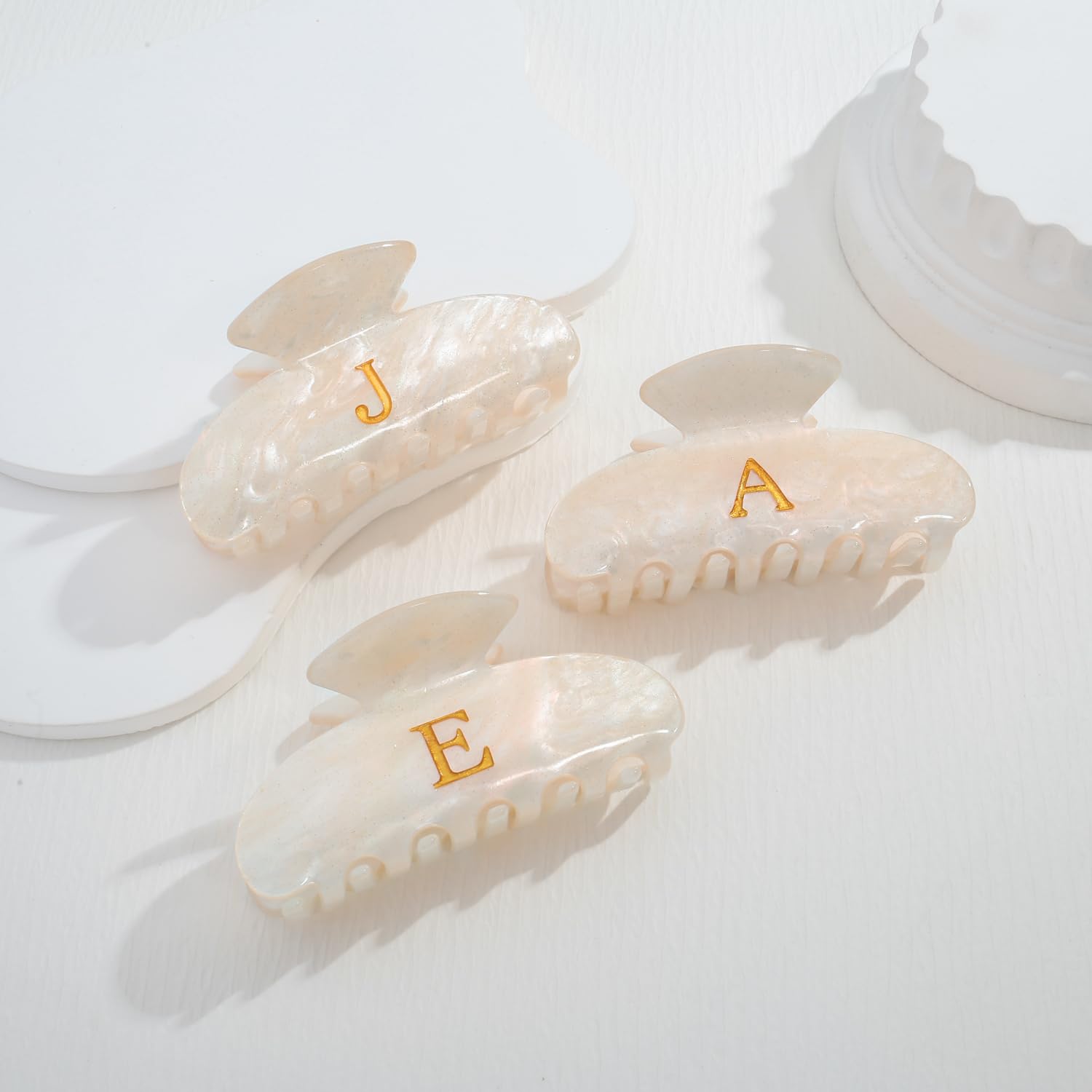 Emballage cadeau doré Lilie-White prêt à offrir.