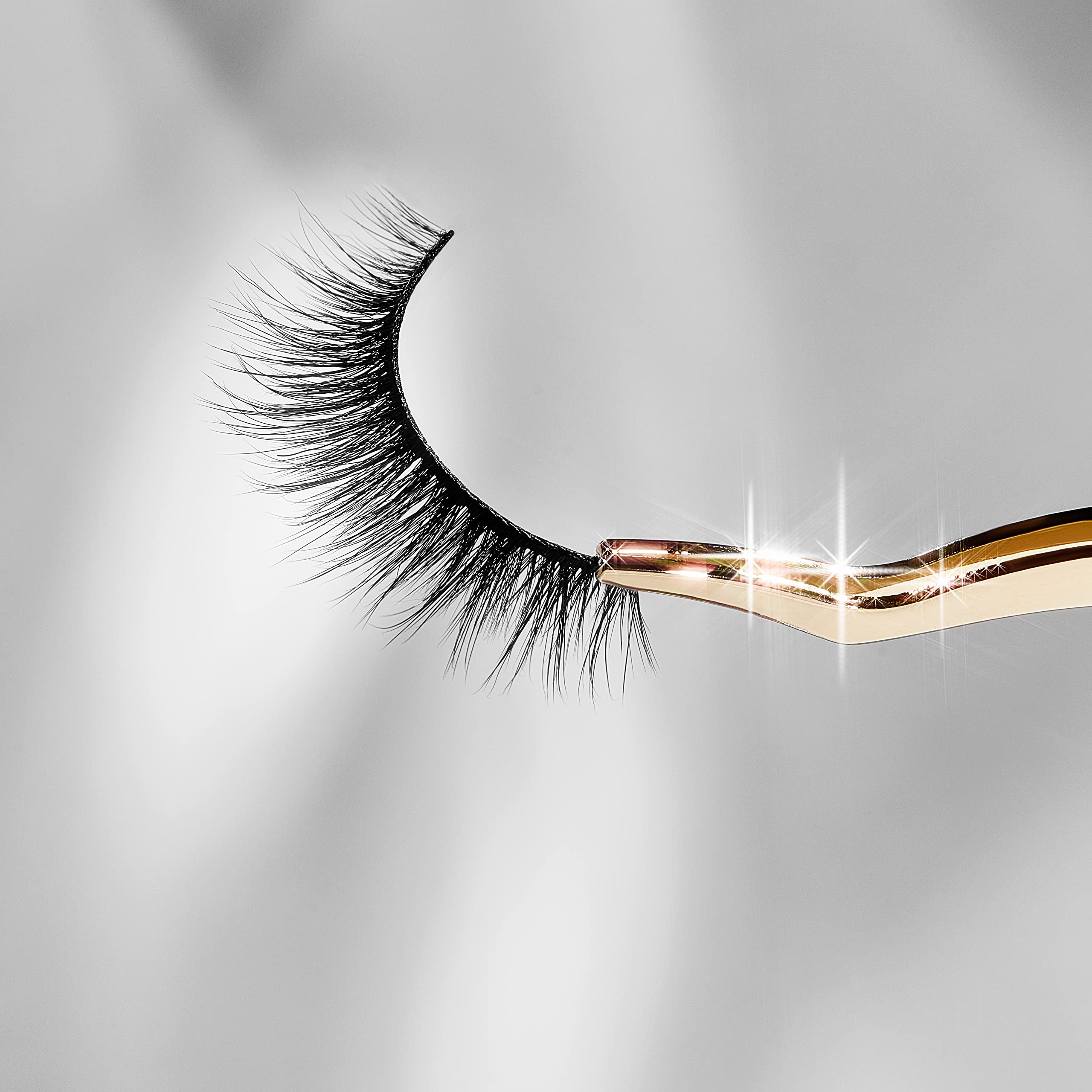 Cils Lilly Lashes faits main, look naturel et sophistiqué.