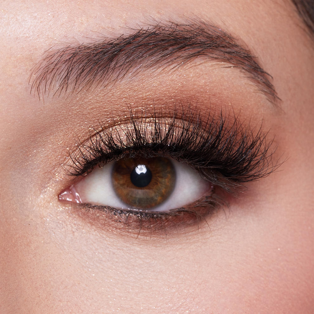 Lilly Lashes Doha 3D Mink texture légère et confortable sur paupières.