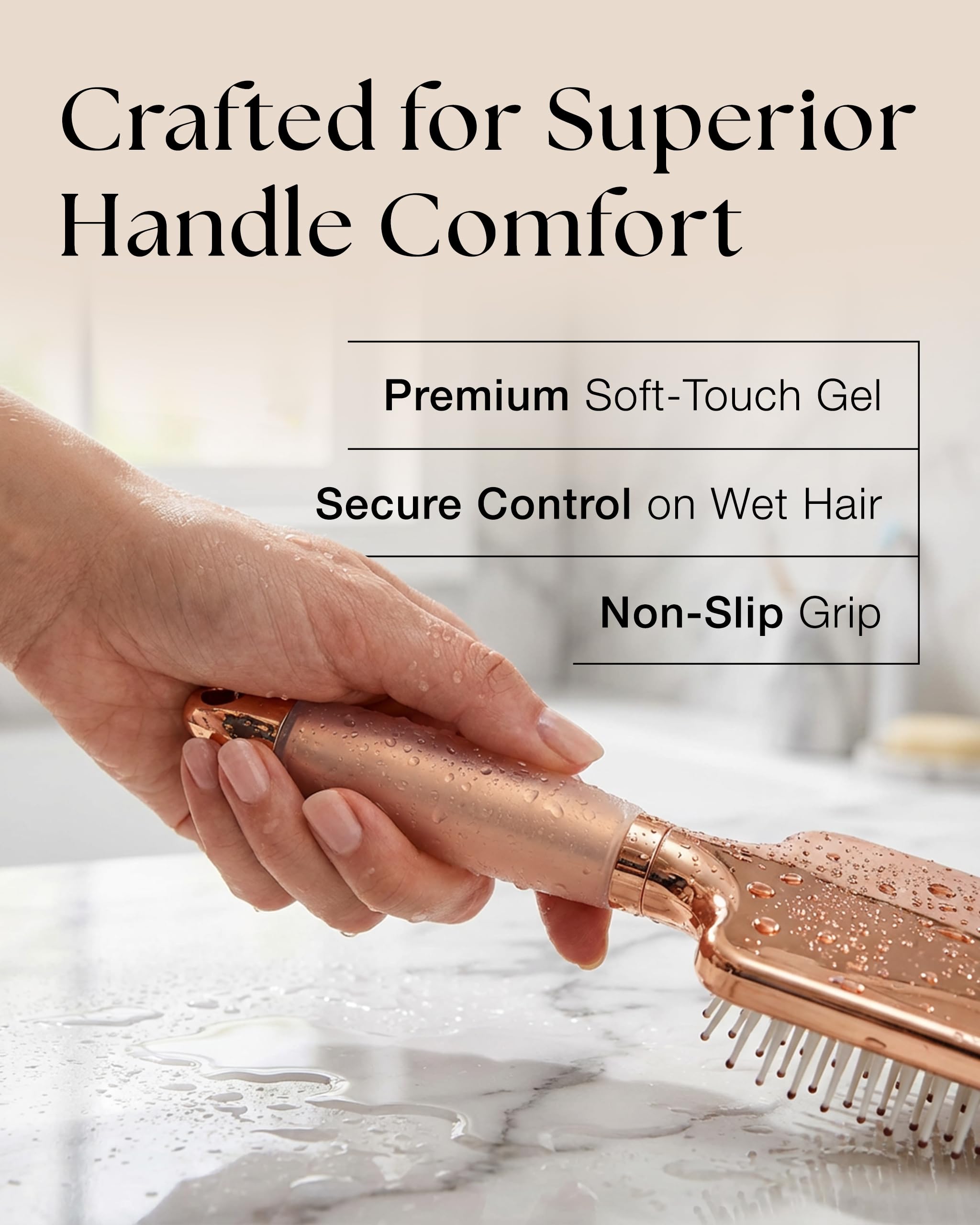Brosse Lily England Paddle démêle les nœuds grâce à ses brins flexibles.