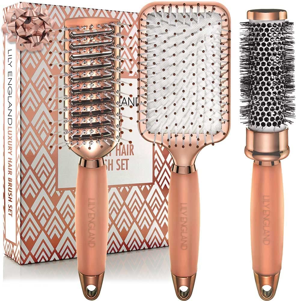 Brosse paddle Lily England pour un coiffage en douceur et efficace.