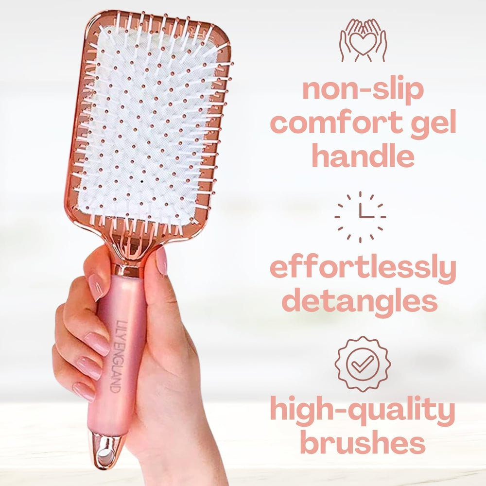Brosse ronde Lily England pour des boucles souples et un volume durable.