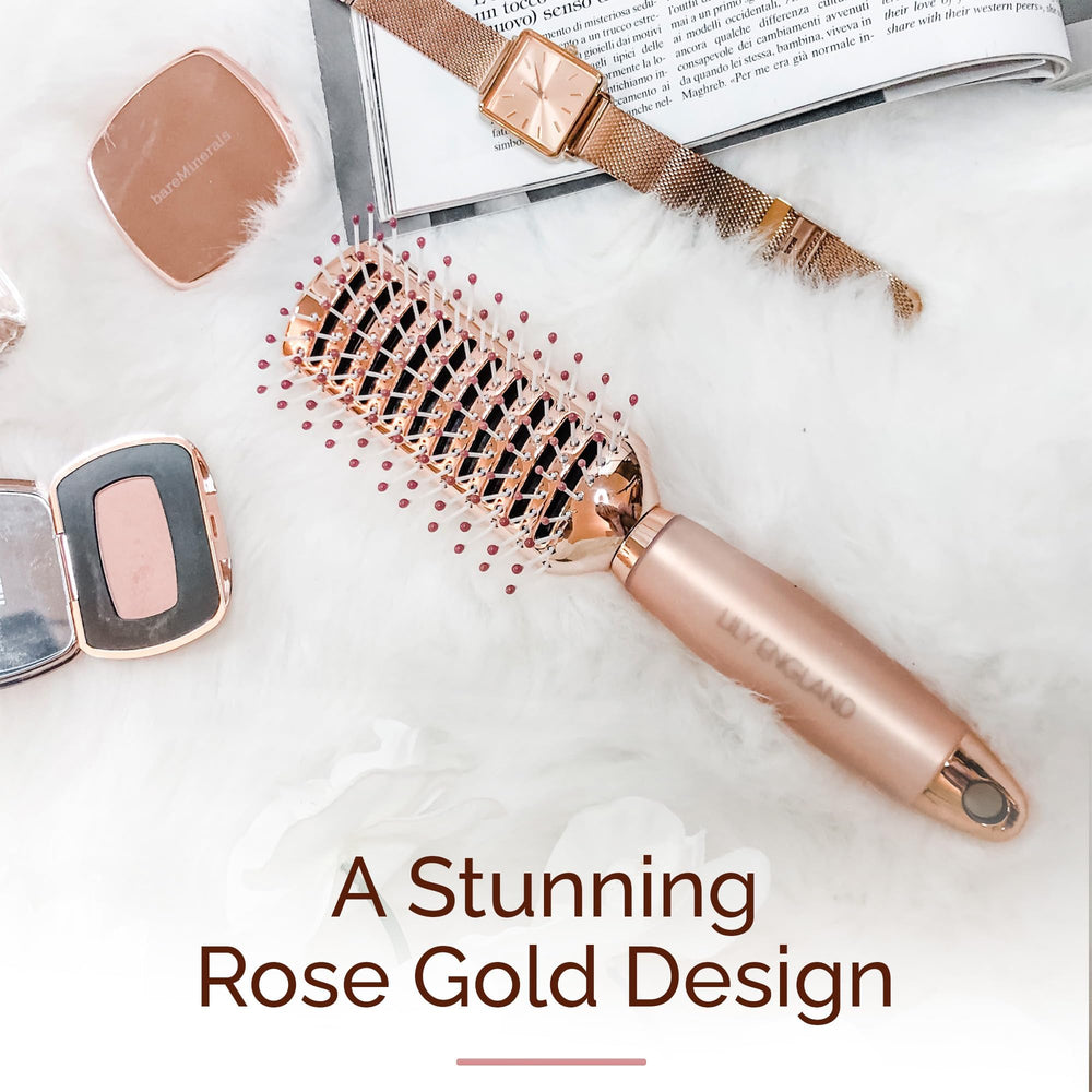 Détail rose doré et esthétique premium de la brosse.
