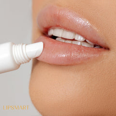 LipSmart application sur les lèvres, avant et après hydratation.