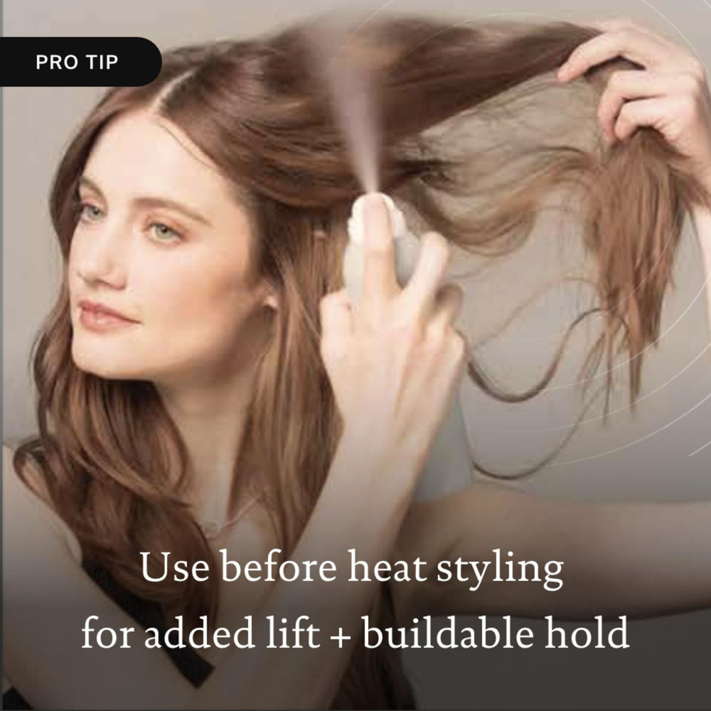 Living Proof Full Dry Volume & Texture Spray, protection thermique jusqu’à 210°C pour un coiffage polyvalent.