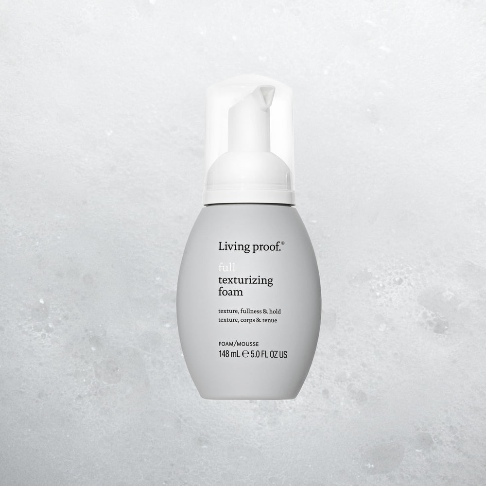 Living Proof Mousse Texturante Complète—effet desordonnee cheveux.