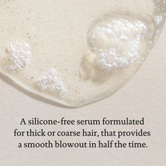 Living proof No Frizz sérum: application-douce pour démêler sans effort.