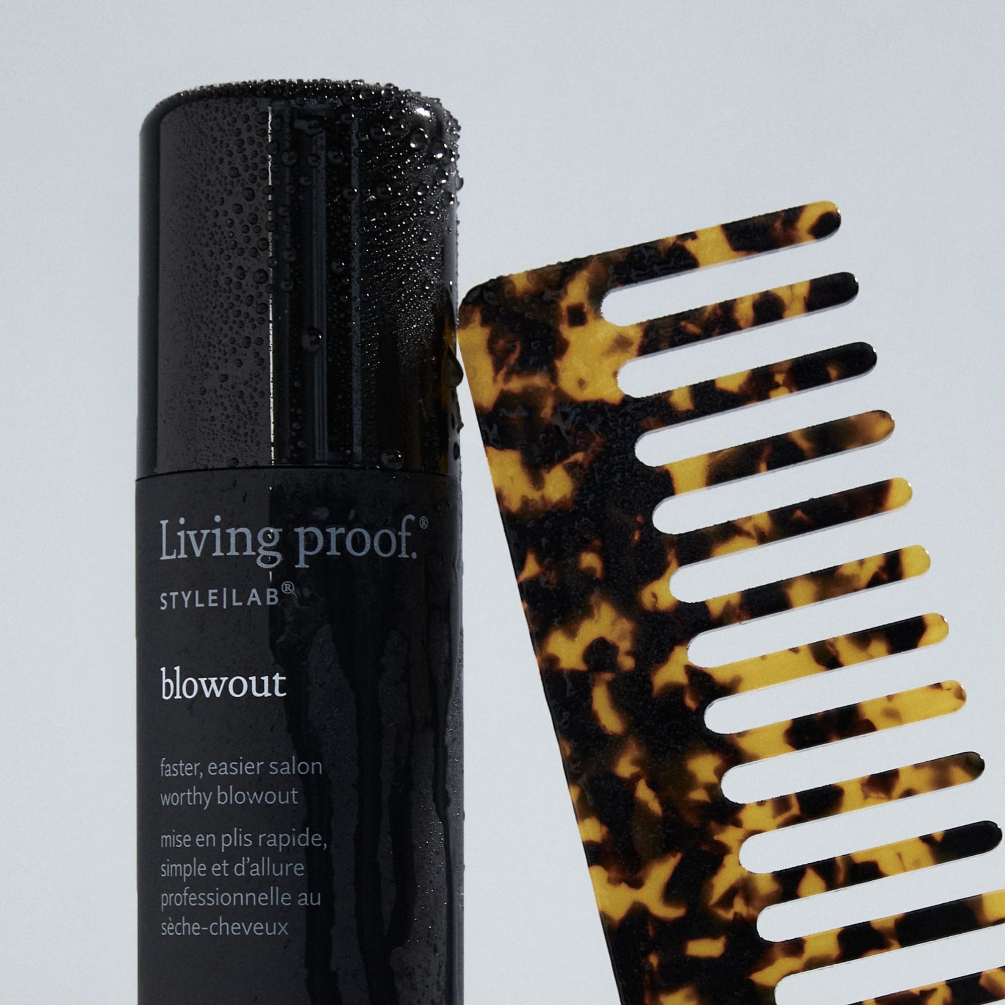 Living Proof Style Lab Blowout Spray — résultat durable sans rigidité.