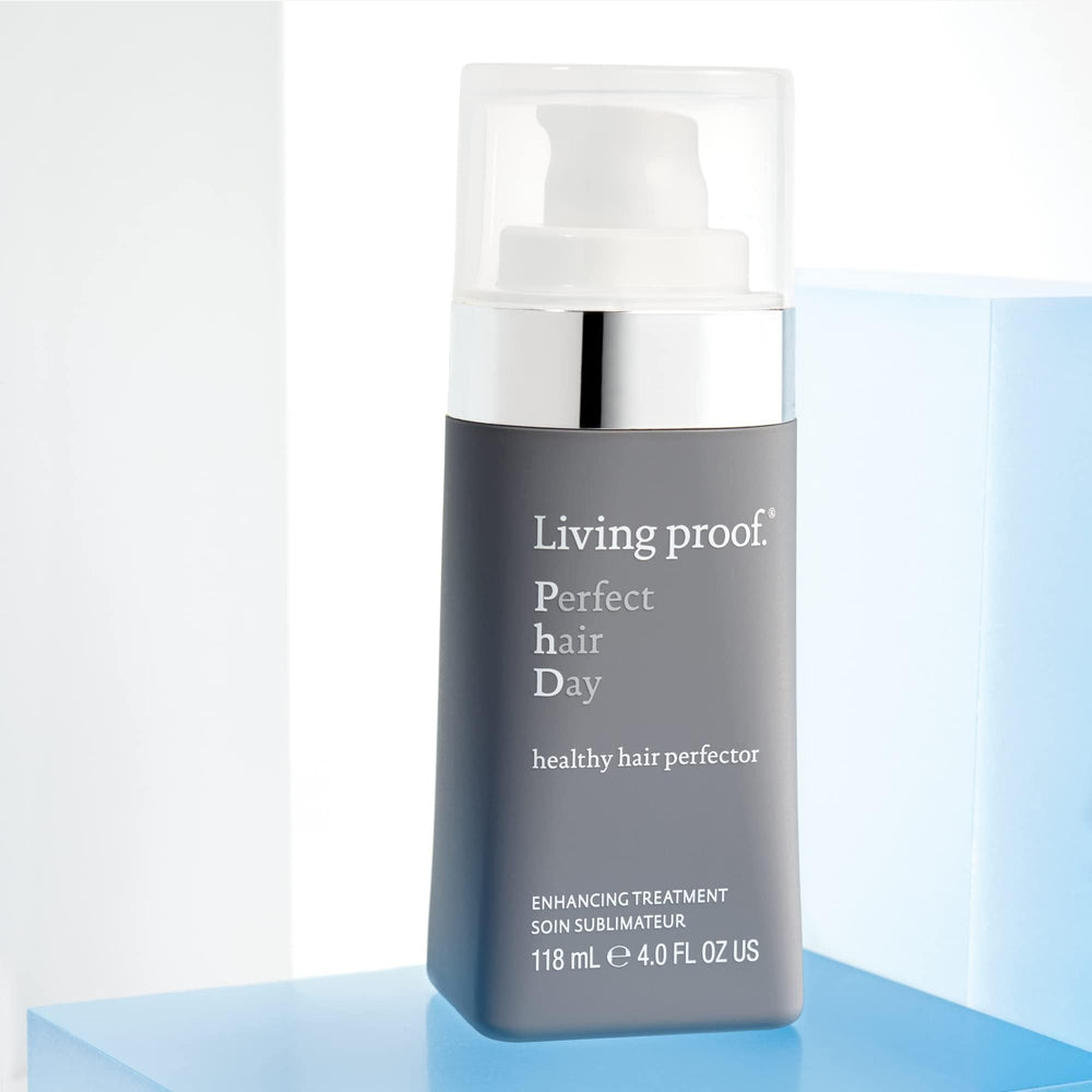 Protection contre pollution et UV grâce au soin Living Proof Perfect Hair Day.