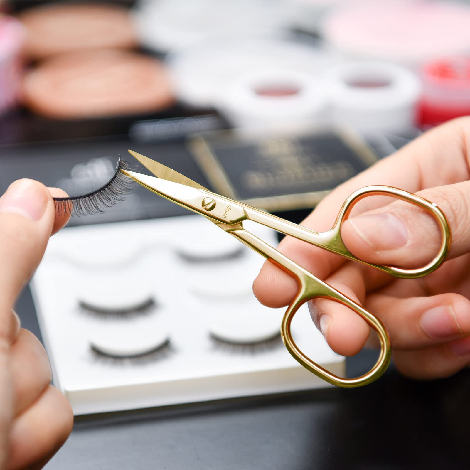 Utilisations multiples Livingo pour sourcils, cils et ongles.